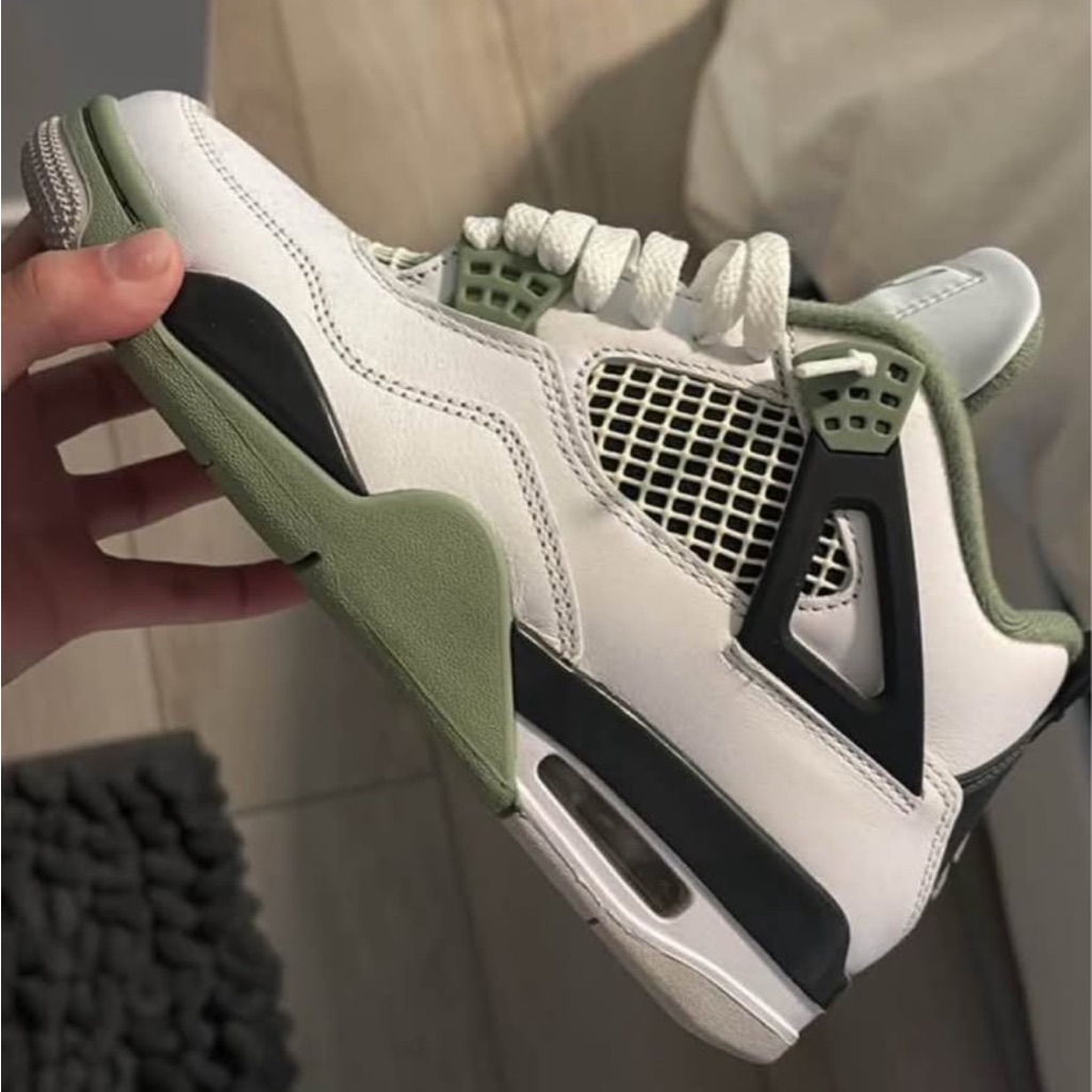 Jordan 4